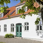 Casa vacanze Grosszuegiges In Ostseenaehe Mit Grossem Garten, Ofen Und Sauna Fuer 12 Personen *