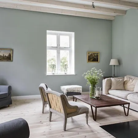 Grosszuegiges In Ostseenaehe Mit Grossem Garten, Ofen Und Sauna Fuer 12 Personen