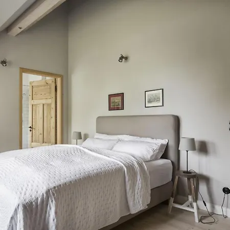 Grosszuegiges In Ostseenaehe Mit Grossem Garten, Ofen Und Sauna Fuer 12 Personen بيت للعطل